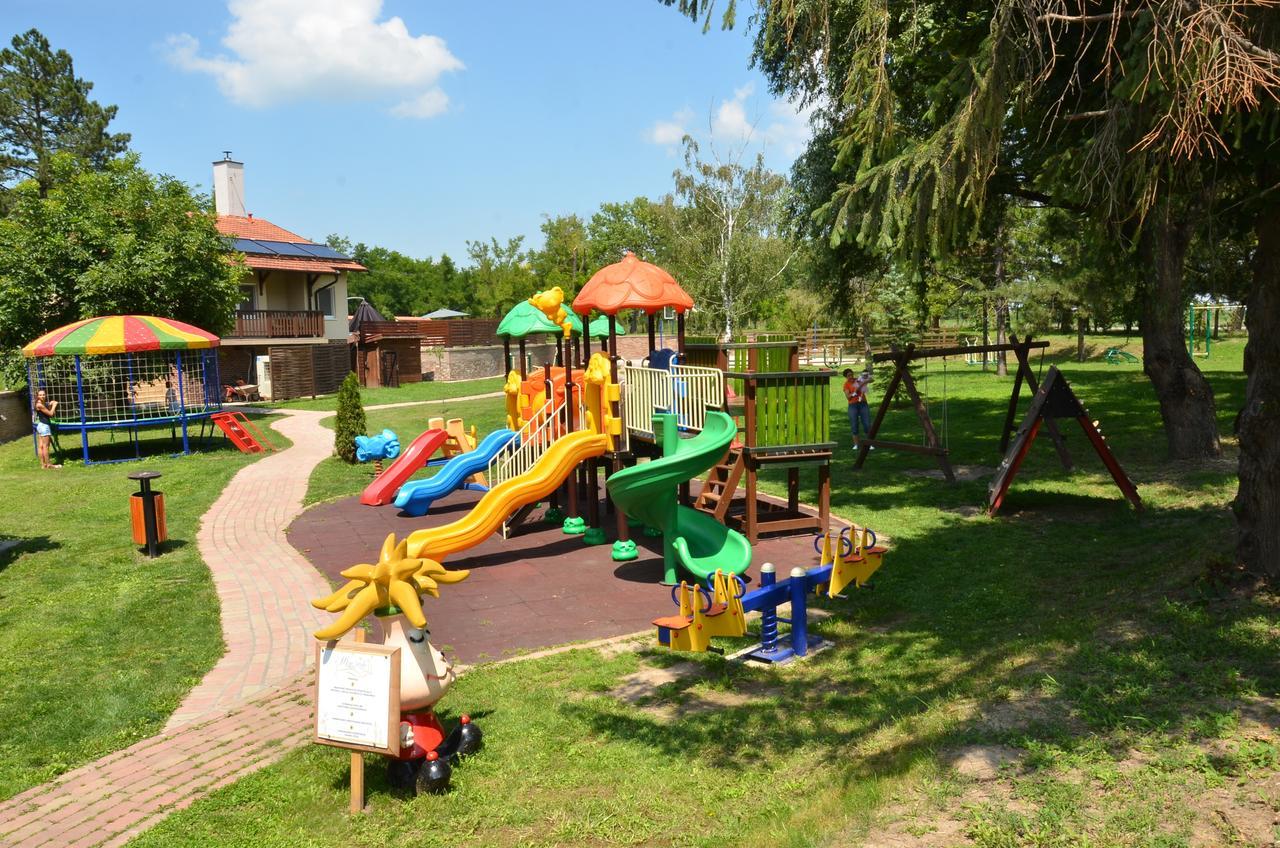 Hotel Moja Carda Temerin Экстерьер фото