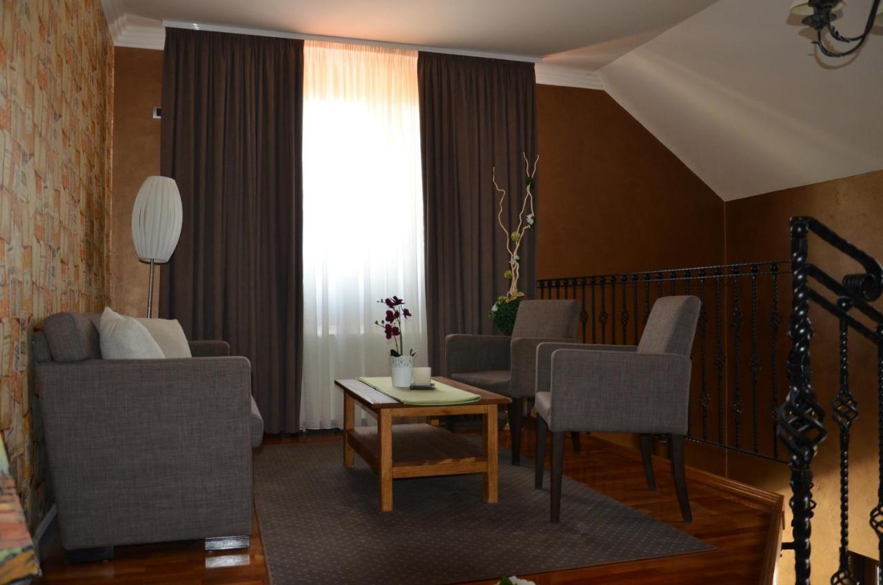 Hotel Moja Carda Temerin Экстерьер фото